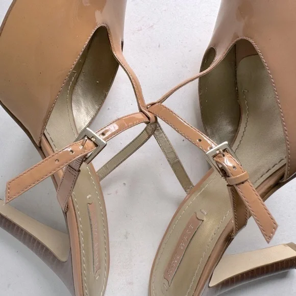 Nine West women's patent leather T Strap peep-toe sandals in beige size 10 - Picture 12 of 12